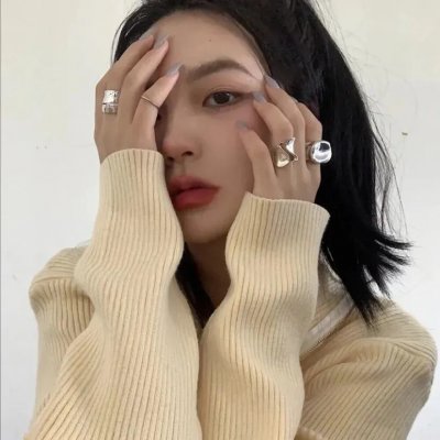 蒙面纱的男子